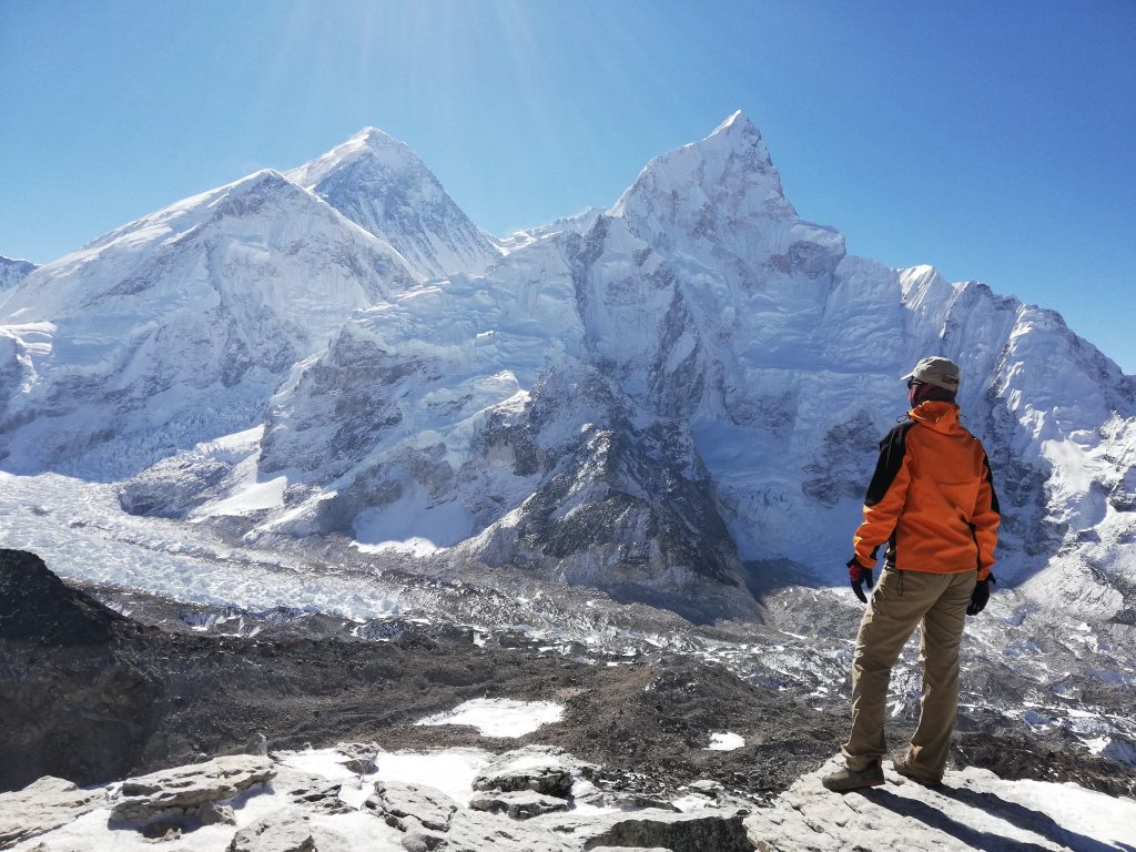 widok na Mount Everest ze szczytu Kala Pattar